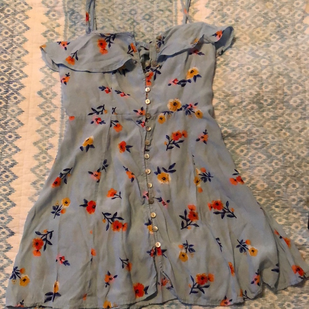 Really cute short Flowy dress!! Very Small Size S